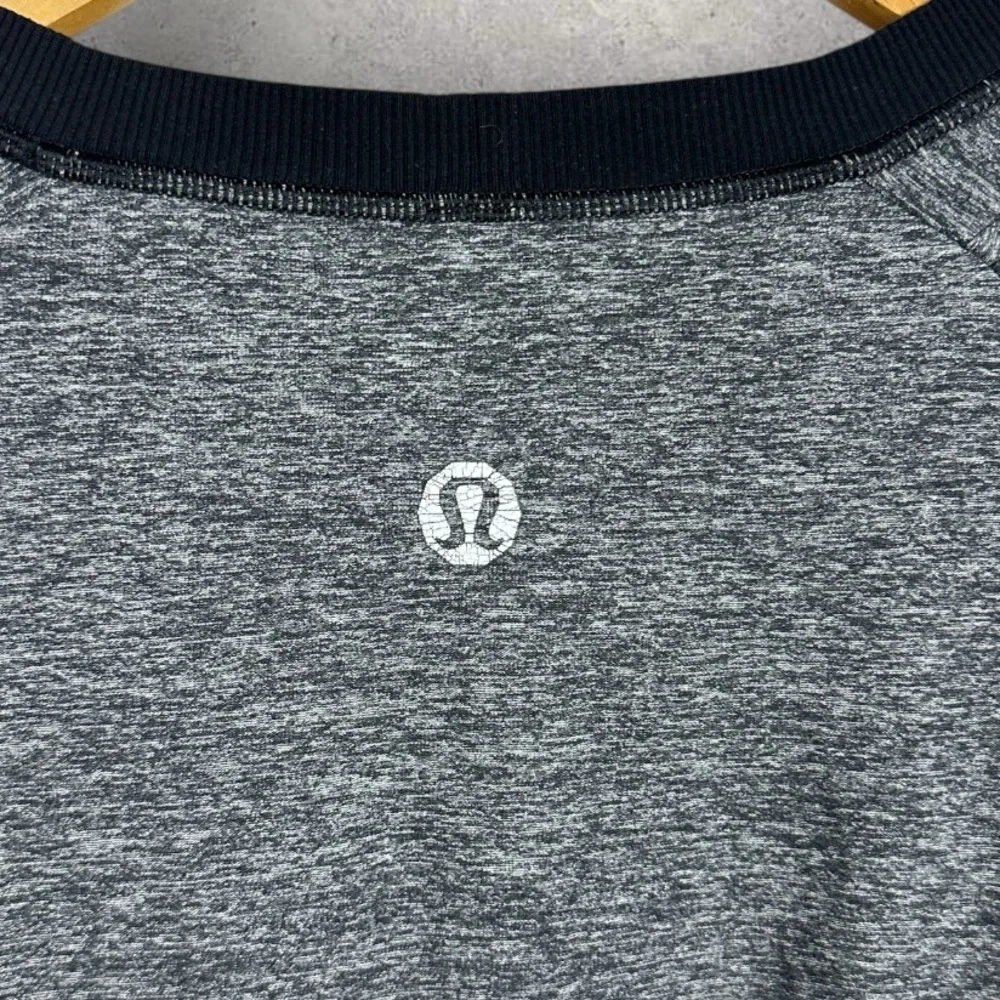 Lululemon Mens Heathered Grey Long‎ Sleeve Crew Neck T-Shirt Mens Active Tee XL - Picture 3 of 10
